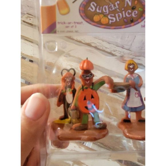Lemax trick or treat sugar spice Halloween people gingerbread village new - Picture 2 of 4